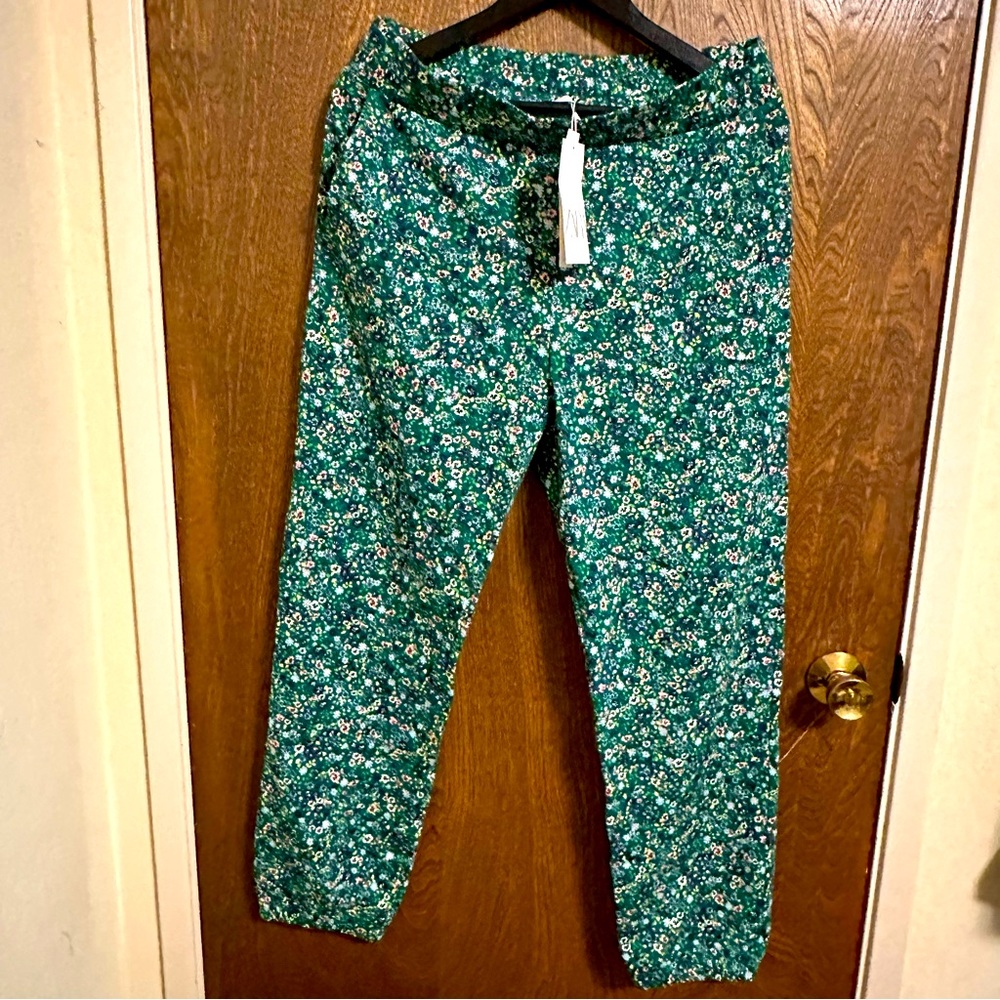 NWT Floral Jogger Pant